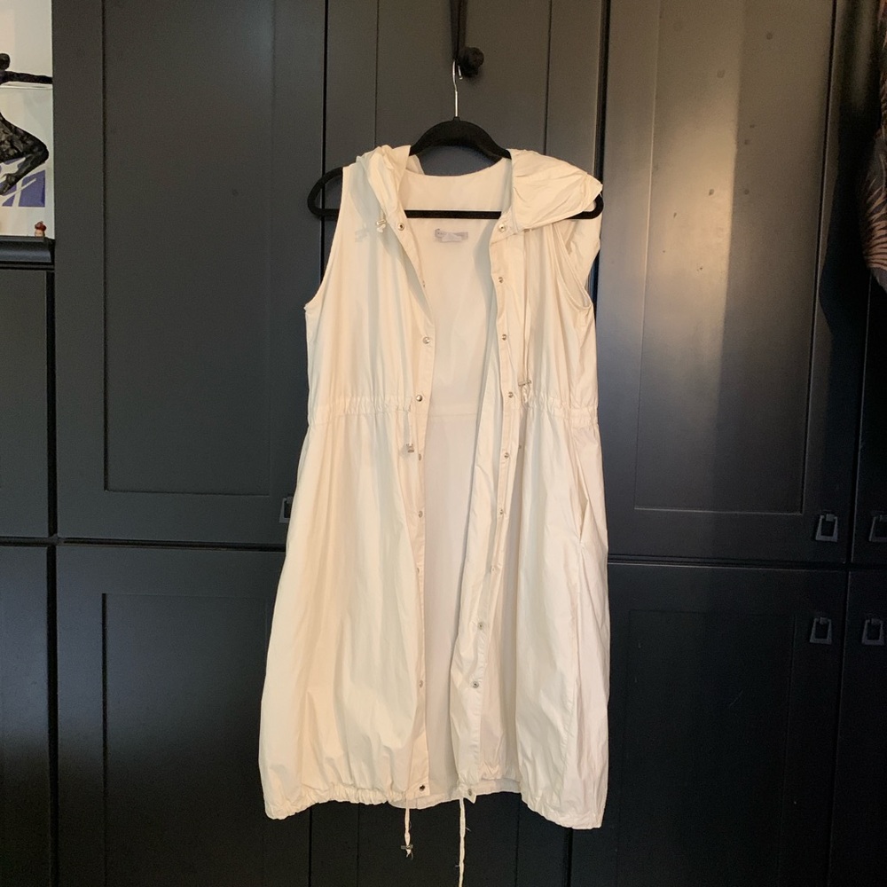 Sarah Pacini Cream Hooded Sleeveless Vest M.